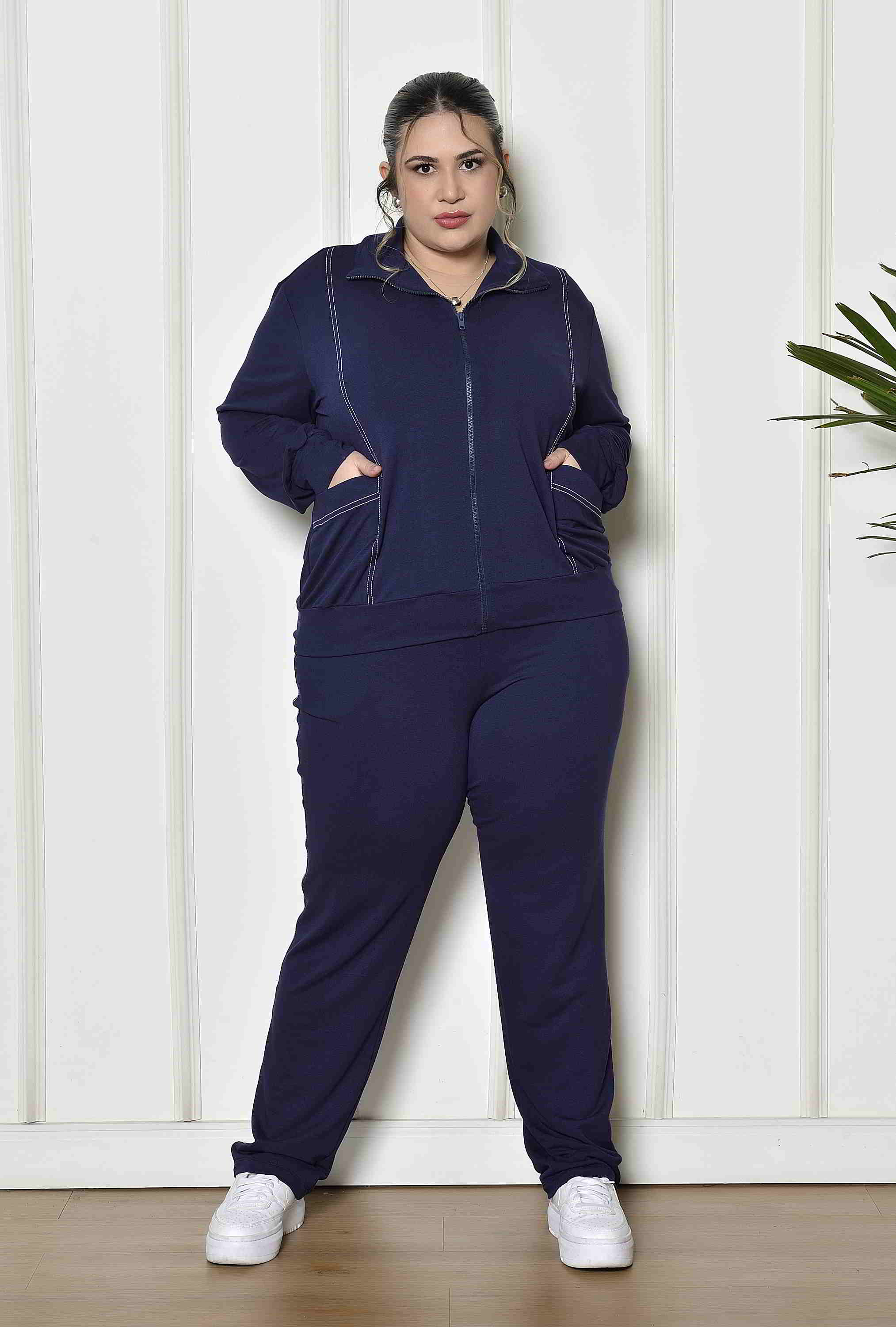 Conjunto Plus Size Marinho Moletom: Manter-se Aquecida Com Estilo