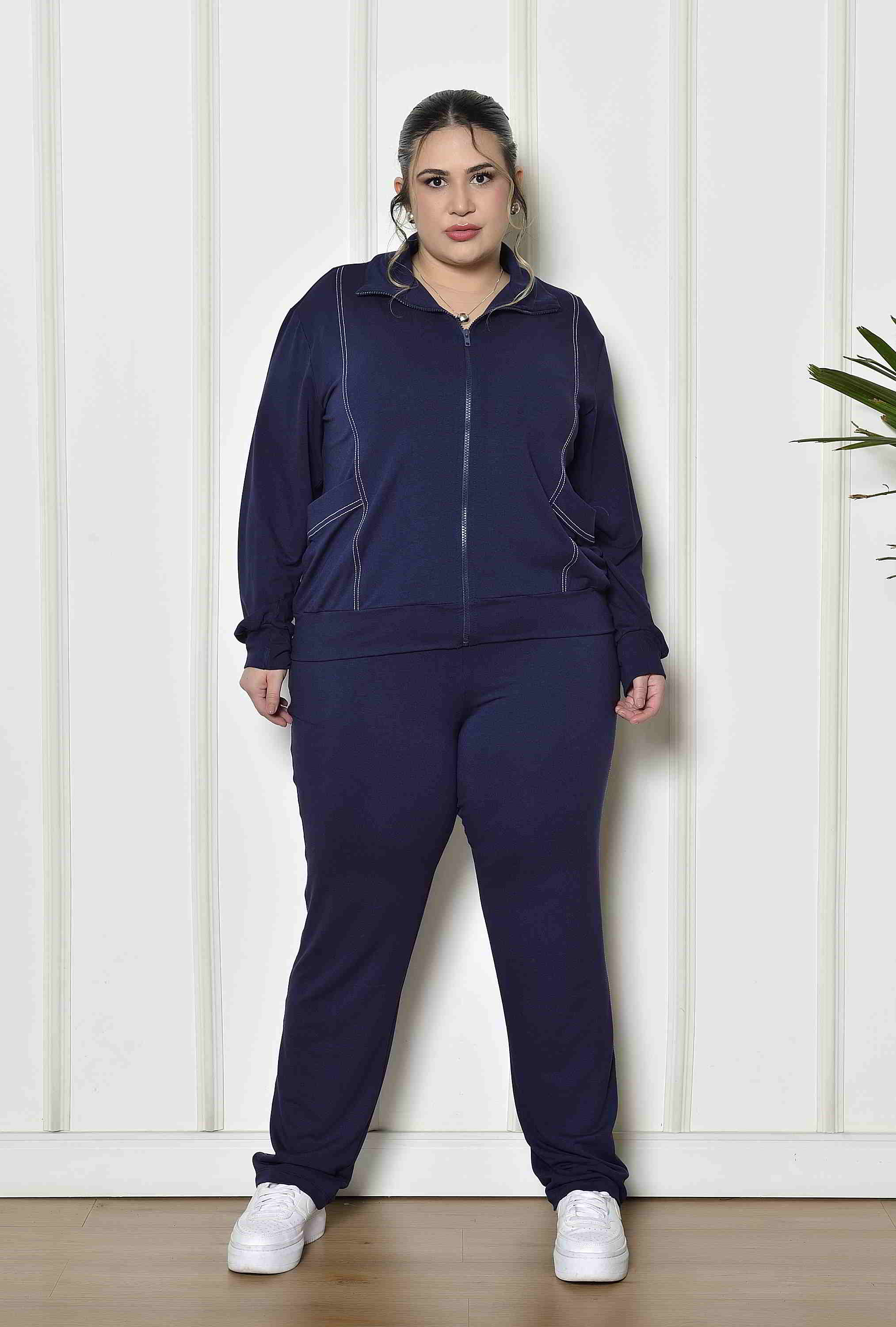 Conjunto Plus Size Marinho Moletom: Manter-se Aquecida Com Estilo