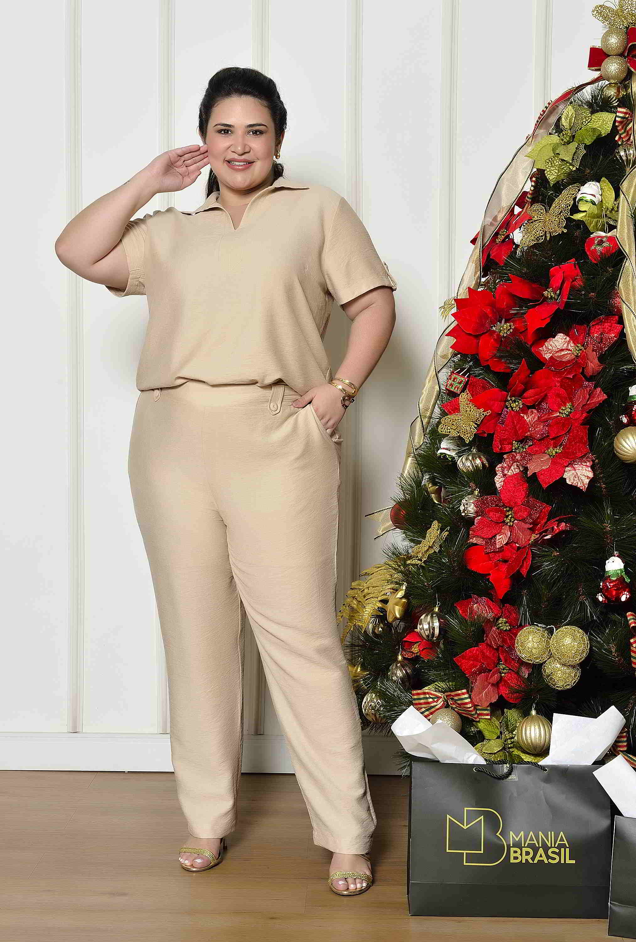 Elegância Plus Size: Sofisticação e Conforto em Conjunto Off White