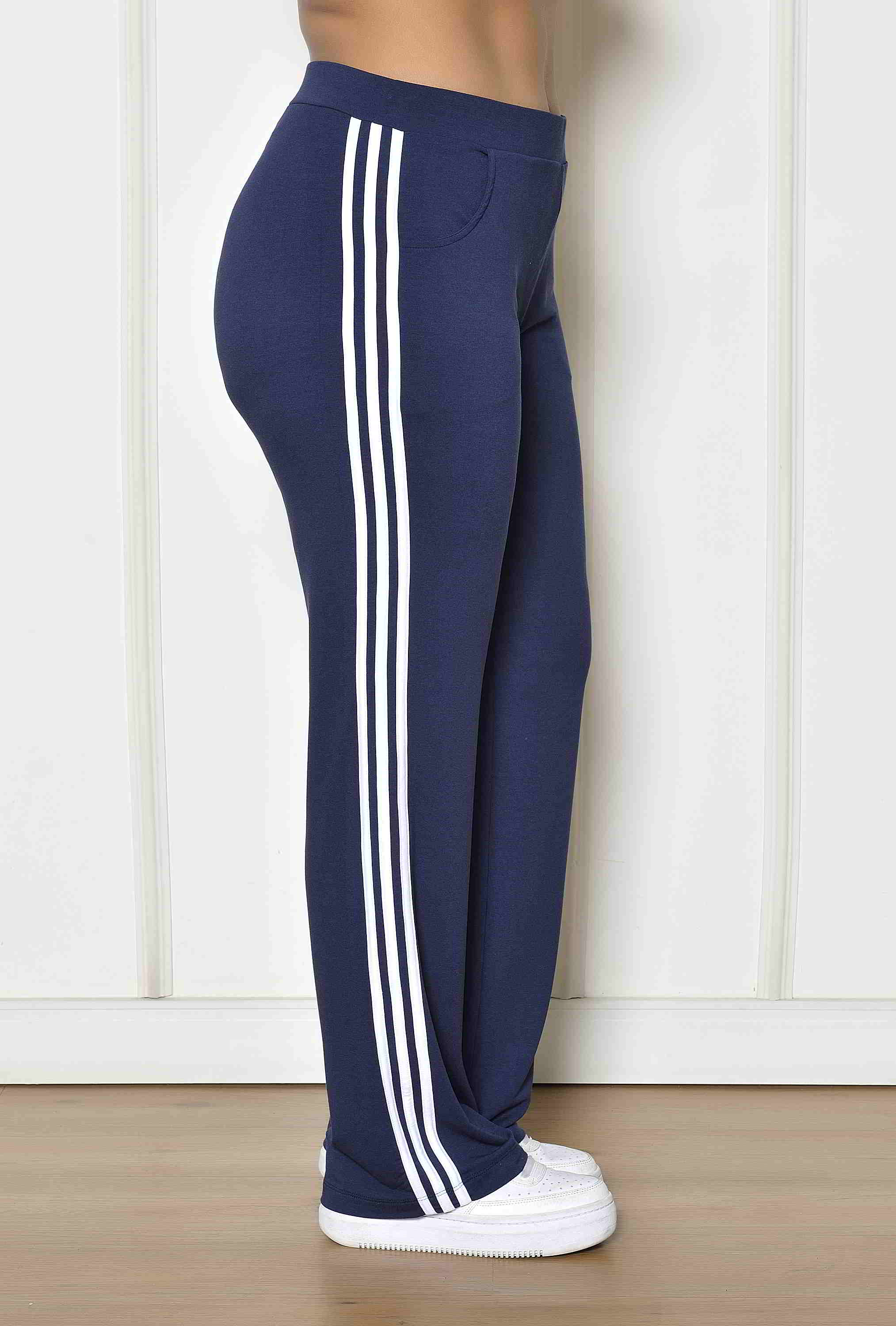 CALÇA TRACK PANTS MARINHO - Tendência da Moda Plus!