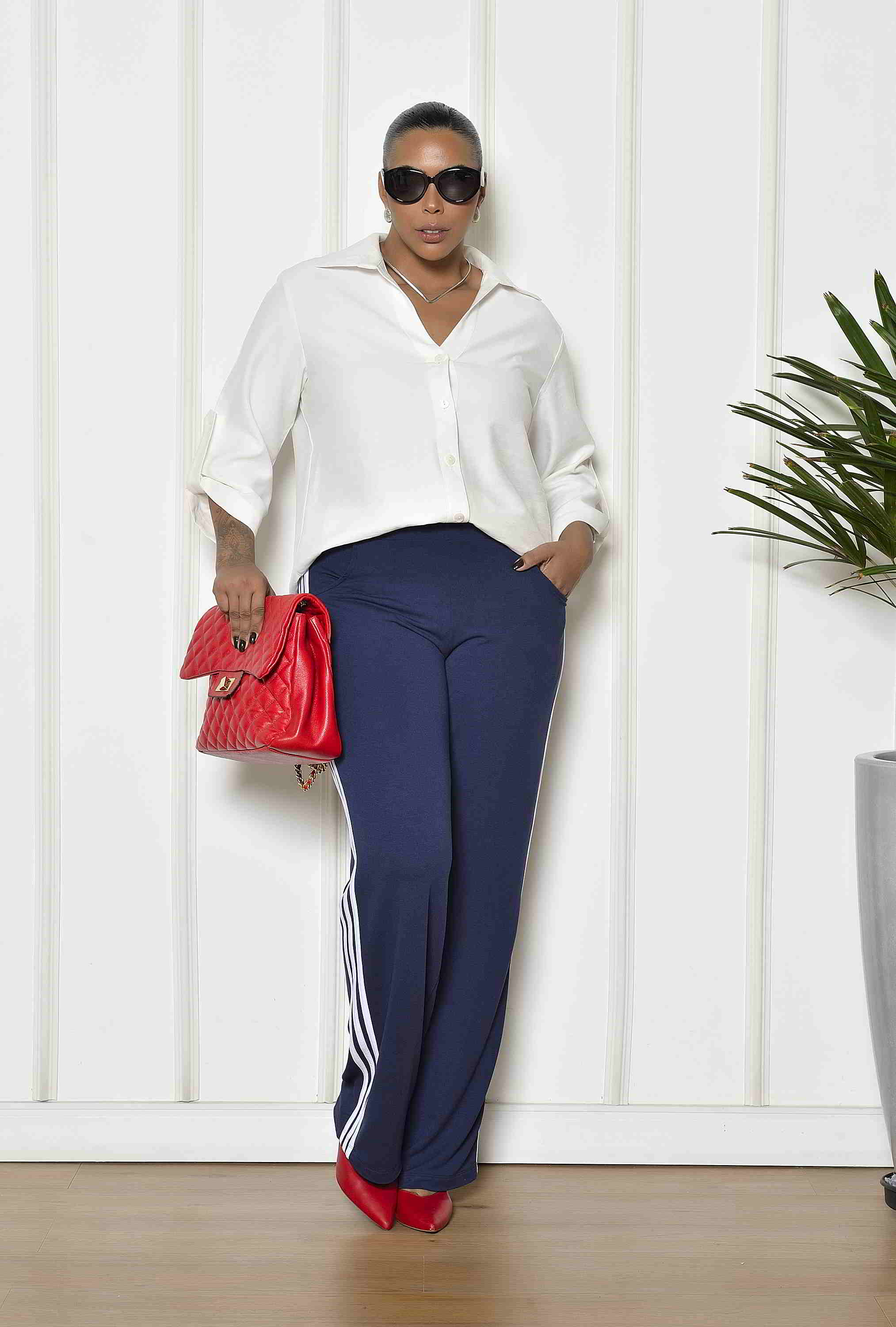 CALÇA TRACK PANTS MARINHO - Tendência da Moda Plus!