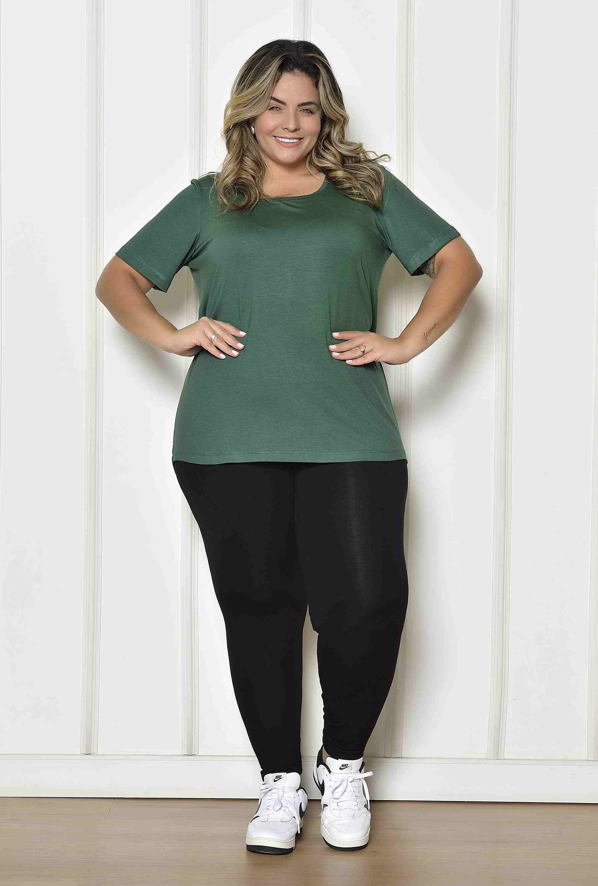 Legging Plus Size Preta Fitness | Cintura Alta | Conforto e