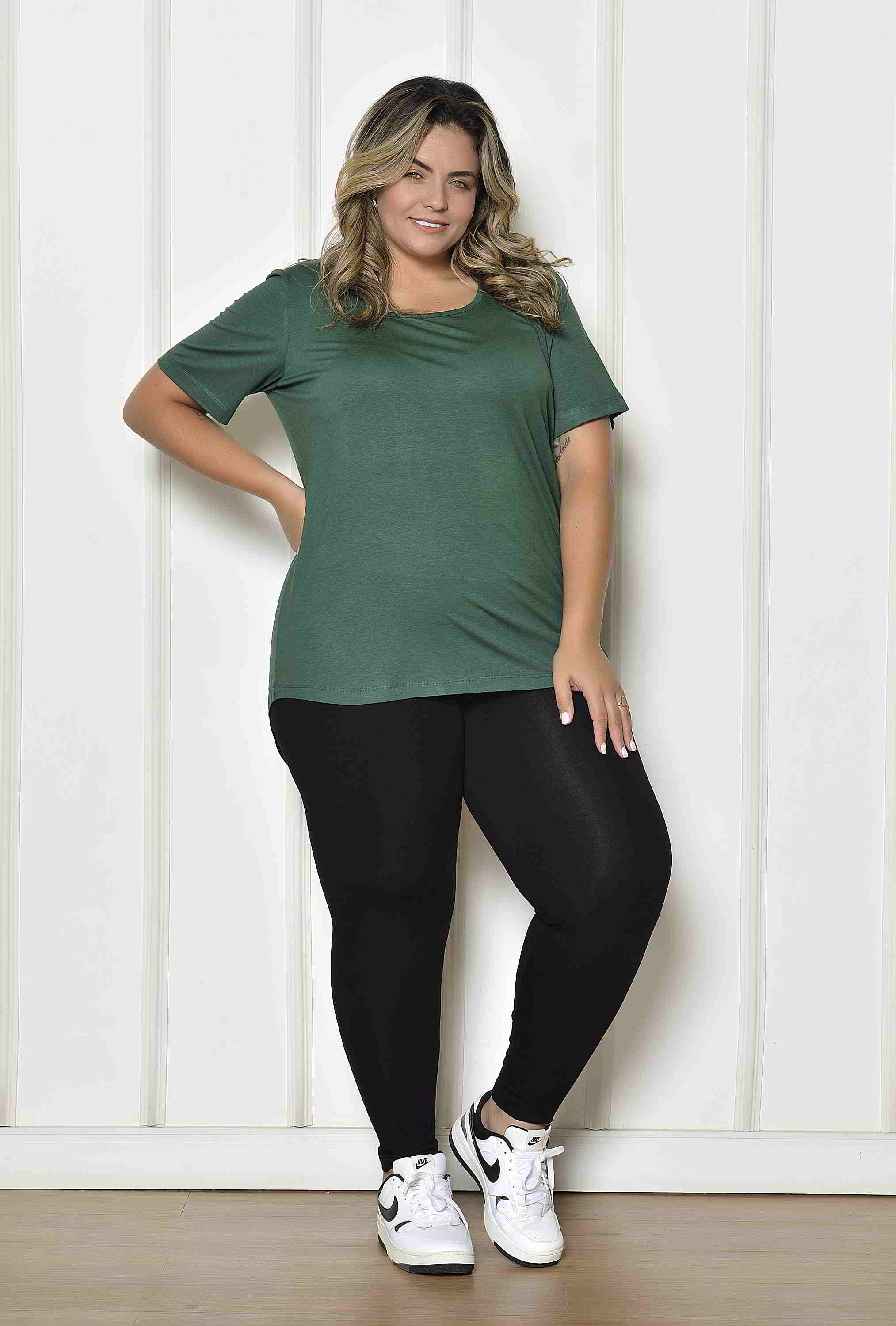 Legging Plus Size Preta Fitness | Cintura Alta | Conforto e
