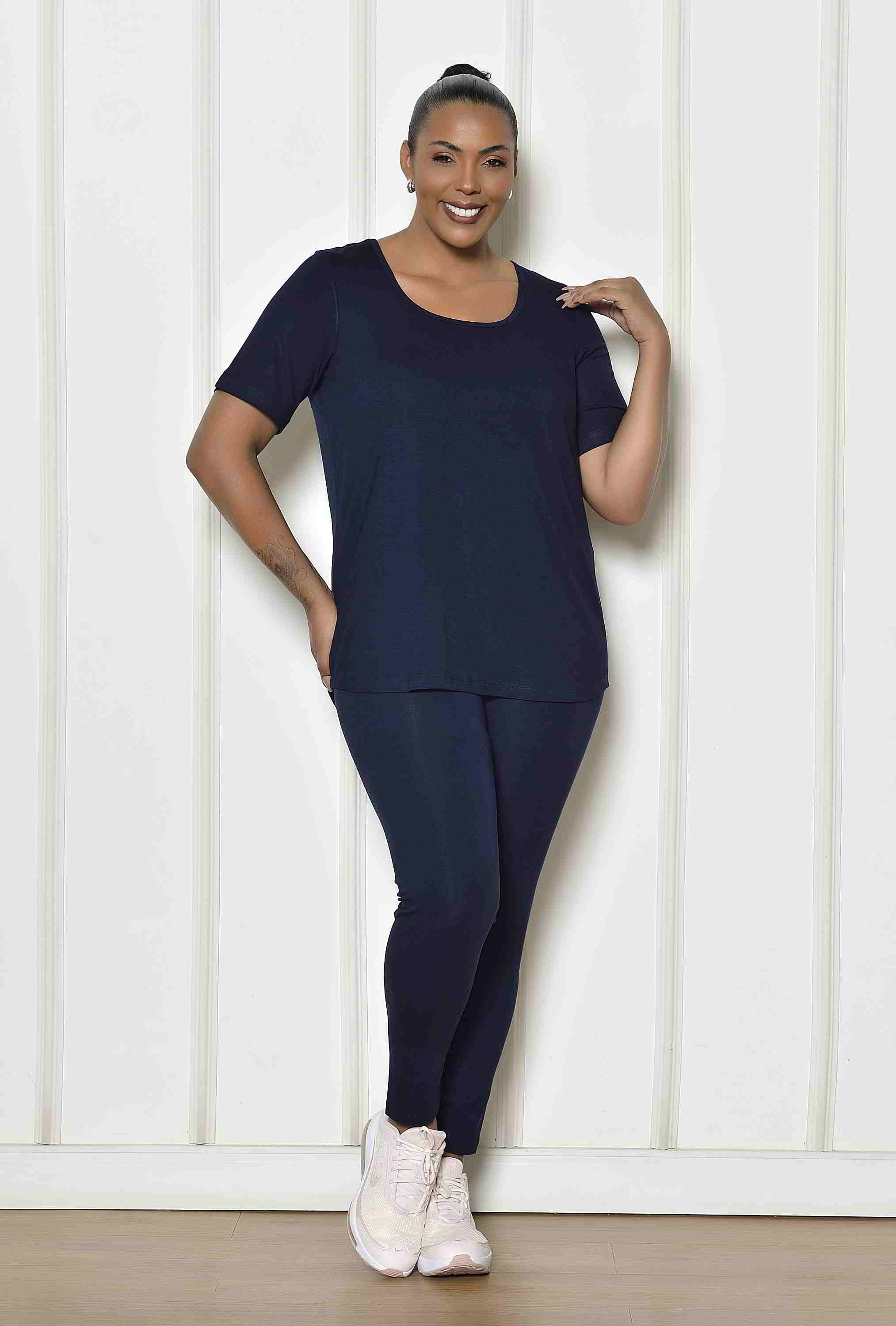 Legging Plus Size Marinho Fitness | Cintura Alta | Conforto e